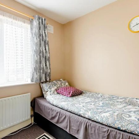 Cosy Single Private Room Near Dublin Airport Суордс Екстериор снимка