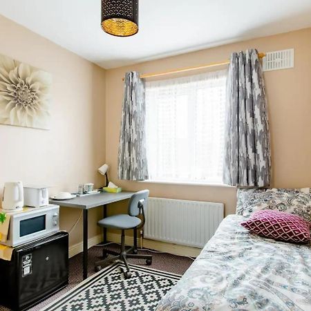 Cosy Single Private Room Near Dublin Airport Суордс Екстериор снимка