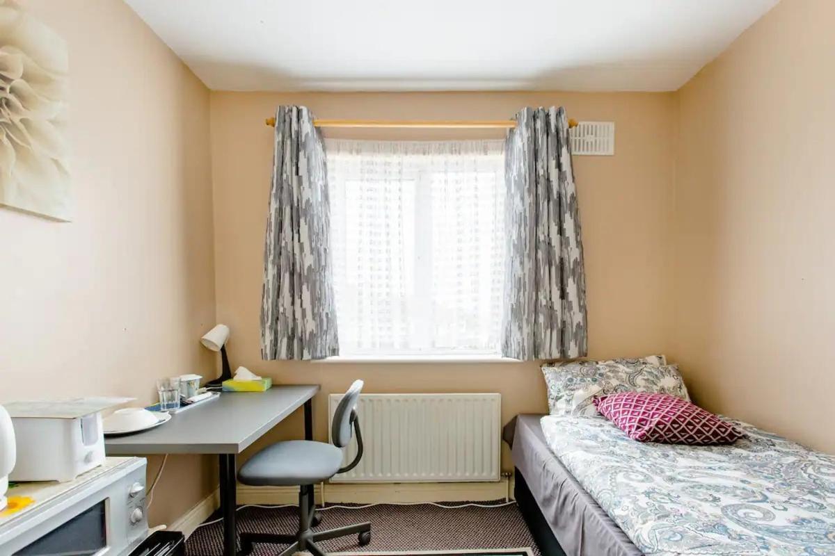 Cosy Single Private Room Near Dublin Airport Суордс Екстериор снимка